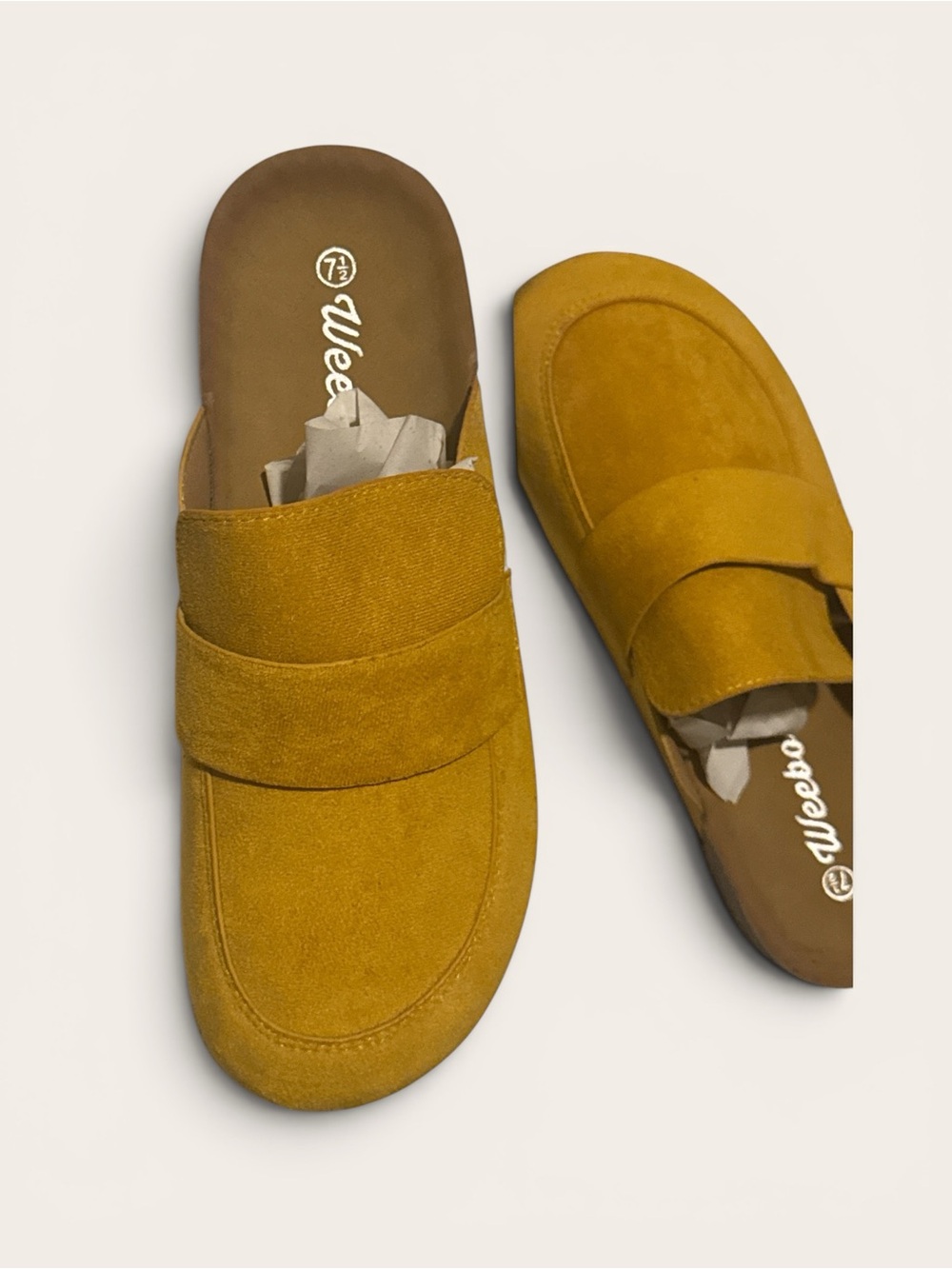 NIB women’s  Slip-On Loafer clogs in Mustard Yellow SZ 7.5